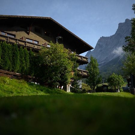 Sonnenburg Hotel Ehrwald Exterior photo